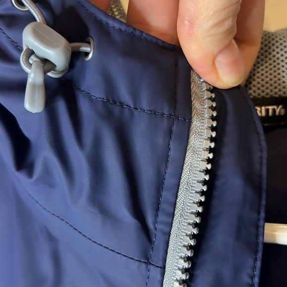 Men’s navy large rain jacket - Picture 8 of 14